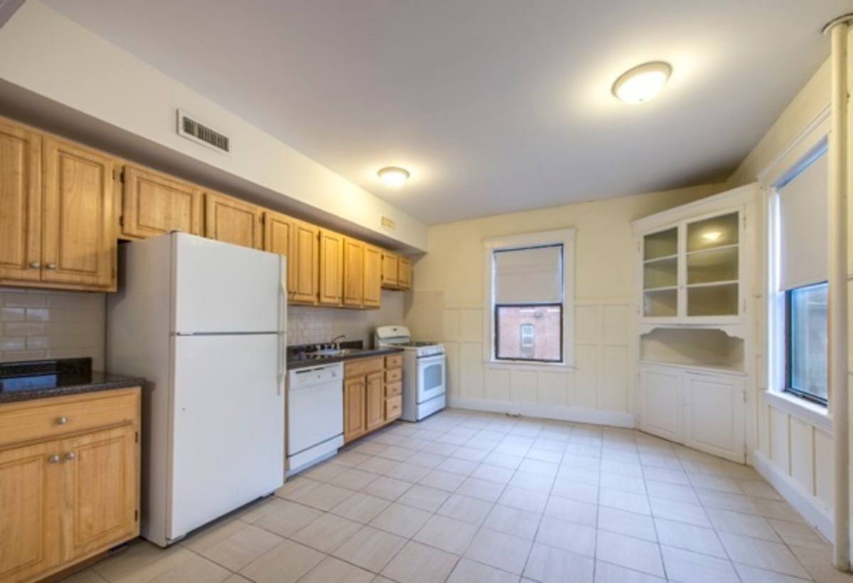 House for rent at 8 Hamilton Rd #3, Brookline, MA 02446