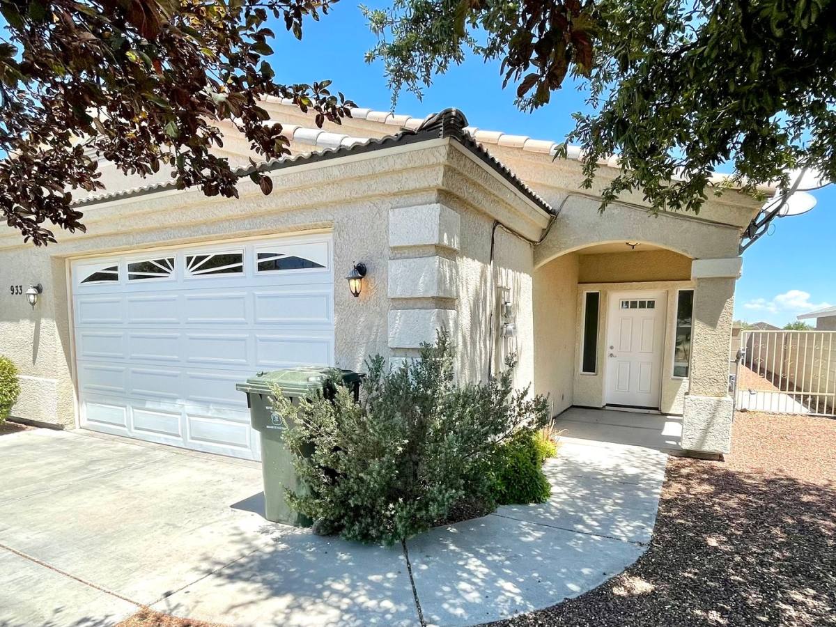 House for rent at 933 E Beverly Ave #B, Kingman, AZ 86401