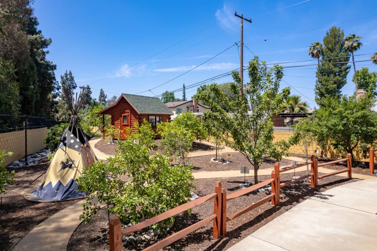 Apartment for rent at 2222 E Huntington Dr, Duarte, CA 91010