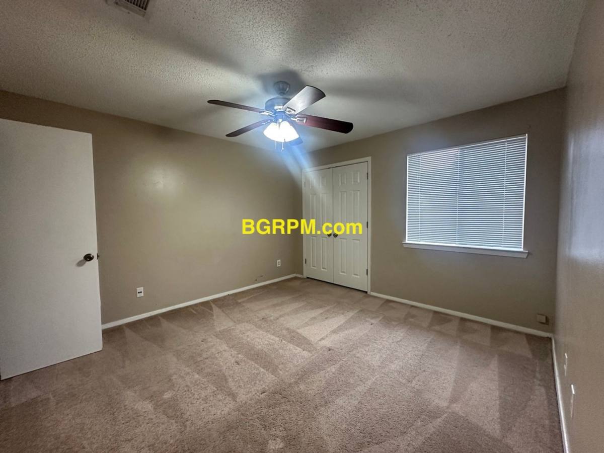 House for rent at 402 Shadow Oaks Dr, Sherwood, AR 72120