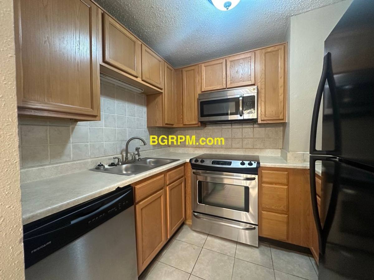 House for rent at 402 Shadow Oaks Dr, Sherwood, AR 72120