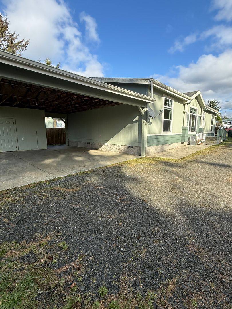 House for rent at 63626 S Barview Rd, Coos Bay, OR 97420