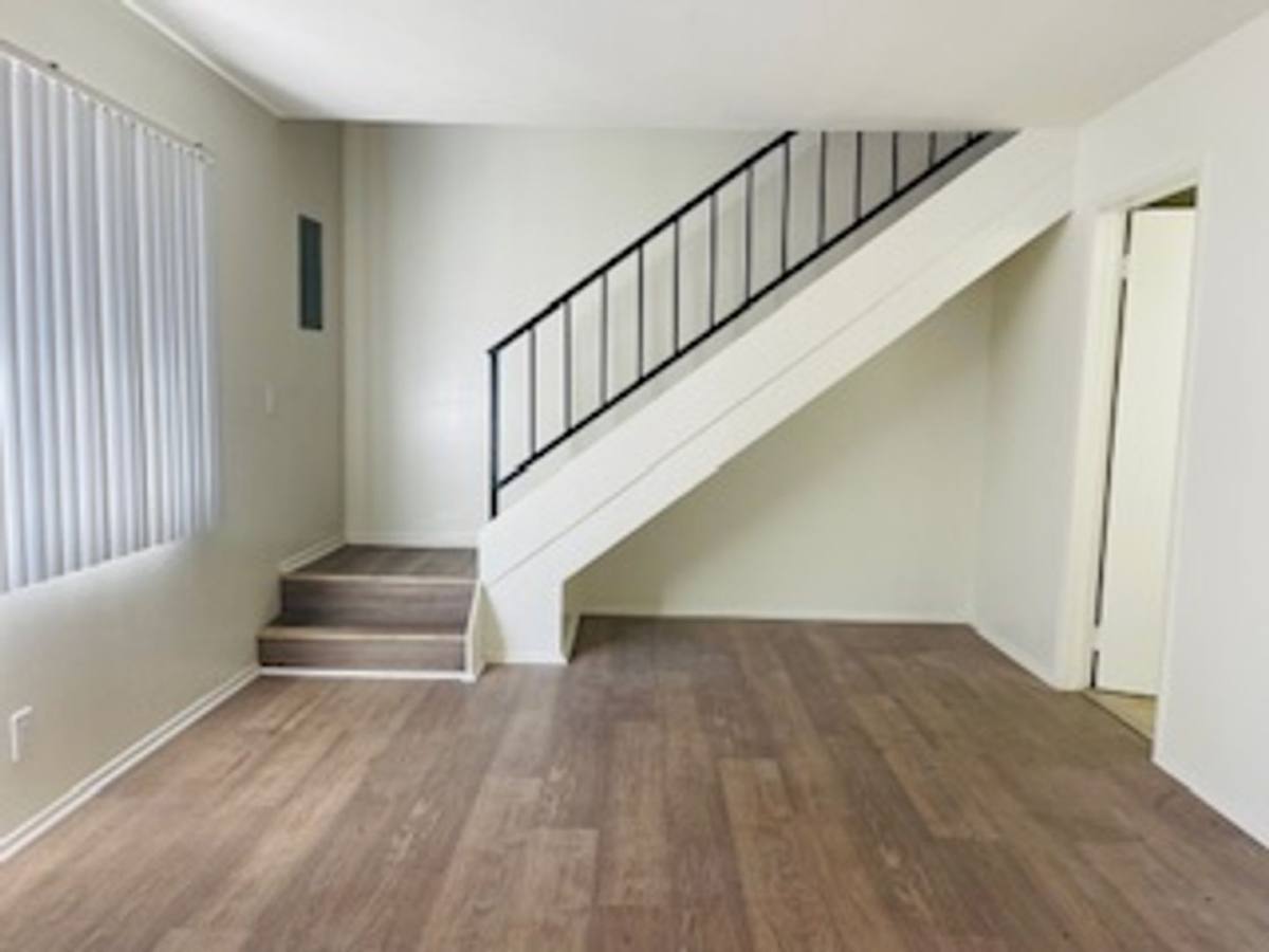 Townhouse for rent at 6442 Rostrata Ave, Buena Park, CA 90621