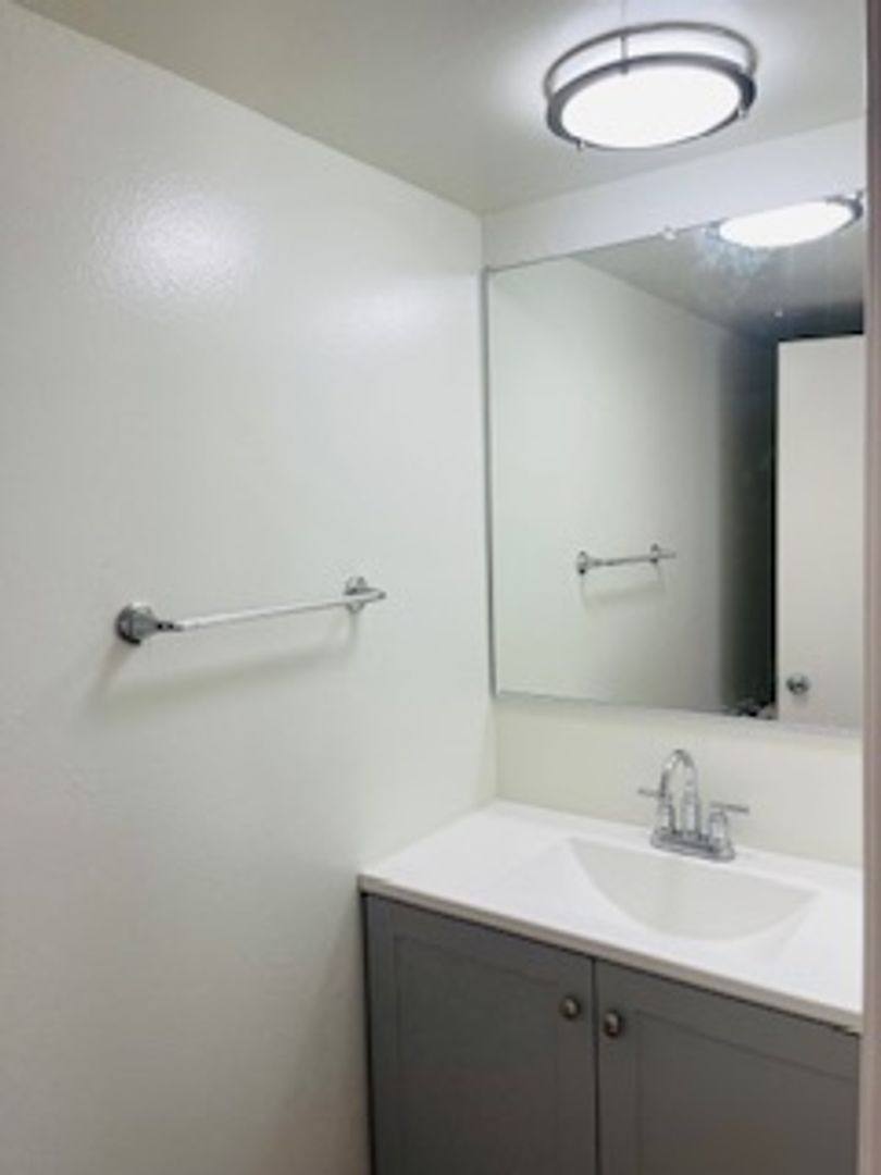 Townhouse for rent at 6442 Rostrata Ave, Buena Park, CA 90621