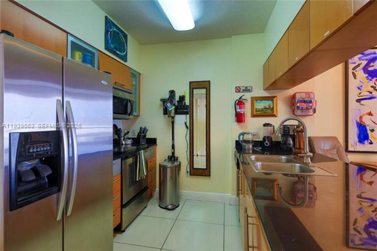 Apartment for rent at 1750 N Bayshore Dr, Miami, FL 33132