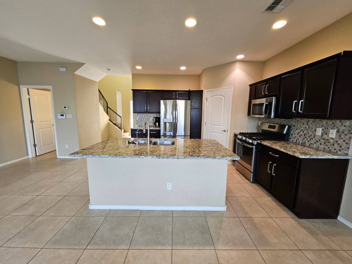 Townhouse for rent at 1408 Lumberton Dr NW, Albuquerque, NM 87104