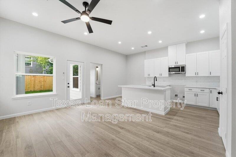 Apartment for rent at 4354 Clover St, Houston, TX 77051