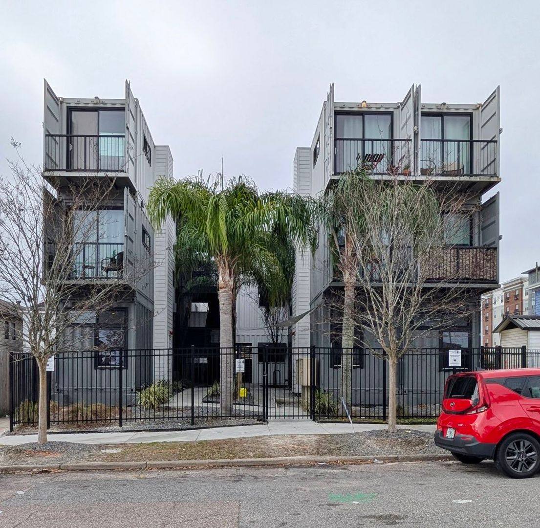 Apartment for rent at 412 E Ashley St, Jacksonville, FL 32202