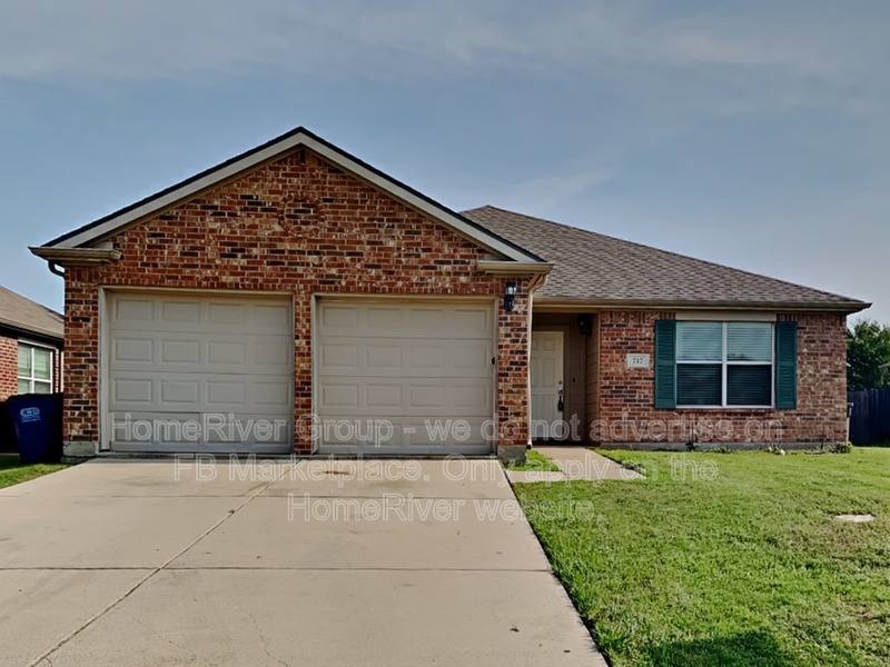 House for rent at 717 River Run Dr, Red Oak, TX 75154