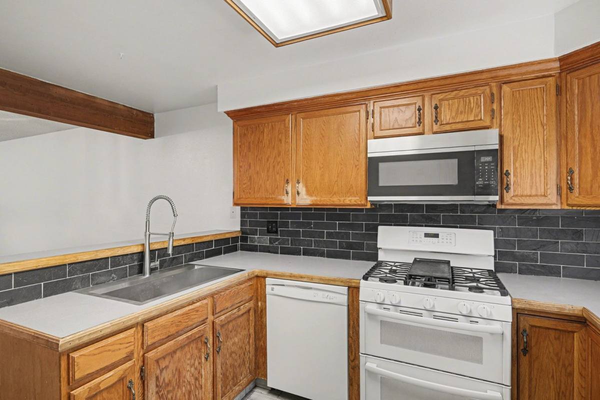Townhouse for rent at 1915 S Hannibal St, Aurora, CO 80013