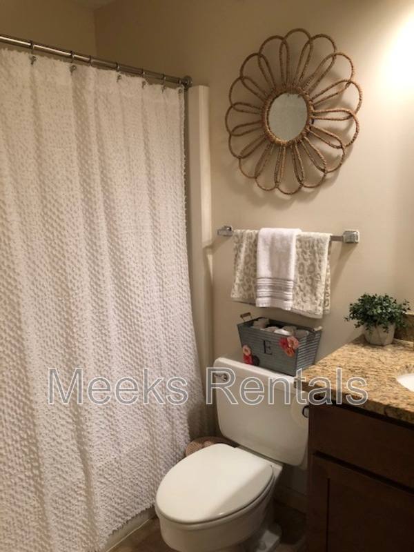 Apartment for rent at 1655 6th Ave #101, Huntington, WV 25703