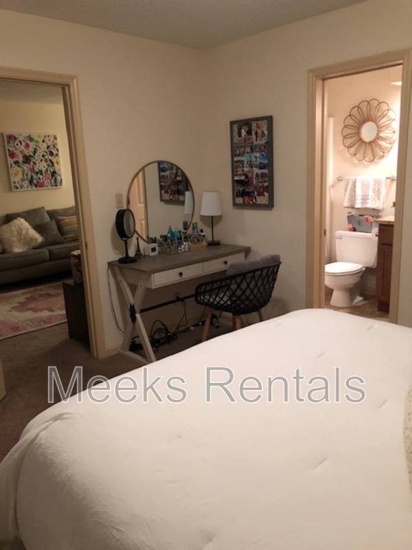 Apartment for rent at 1655 6th Ave #101, Huntington, WV 25703