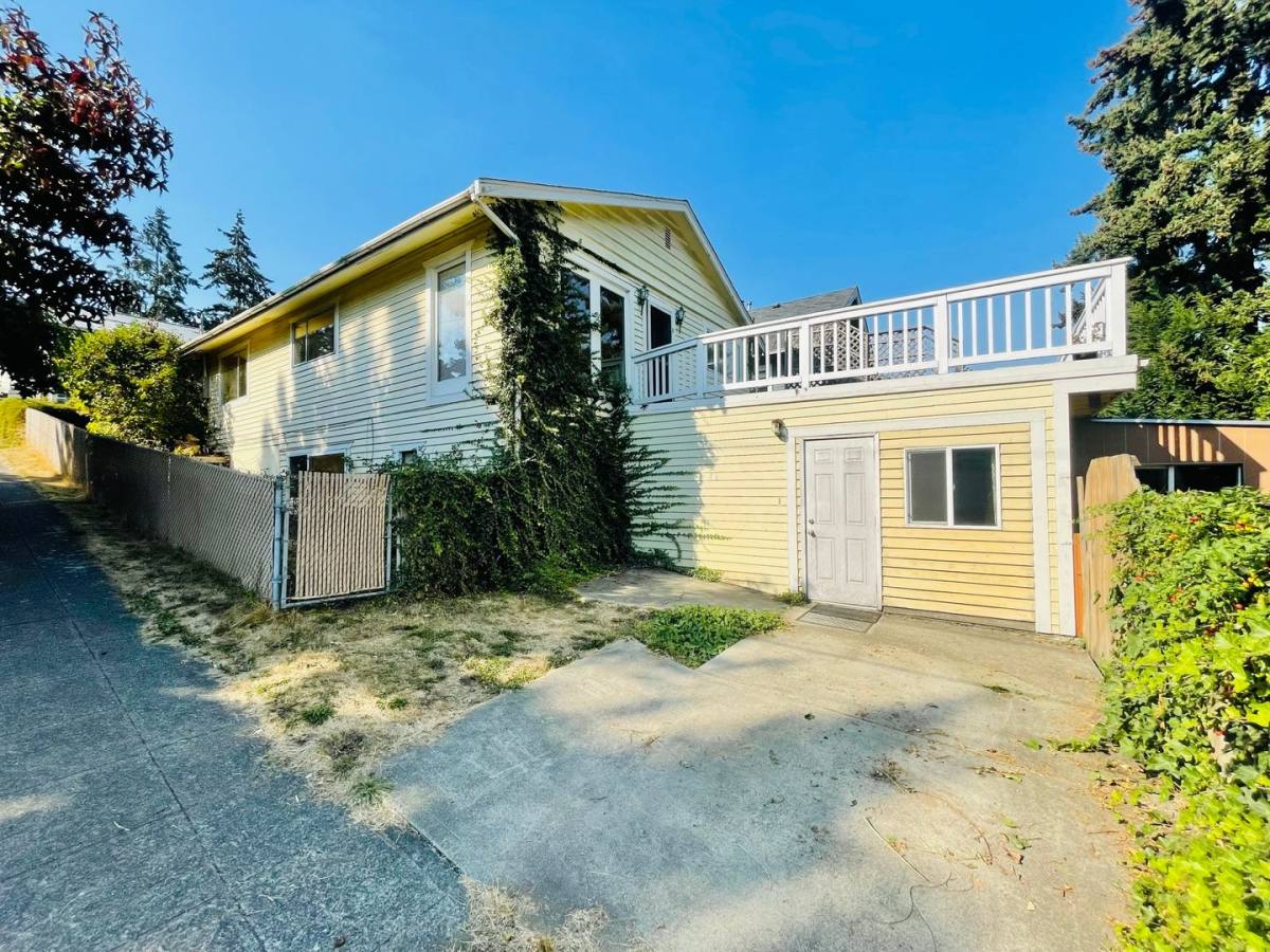 House for rent at 200 27th Ave E, Seattle, WA 98112