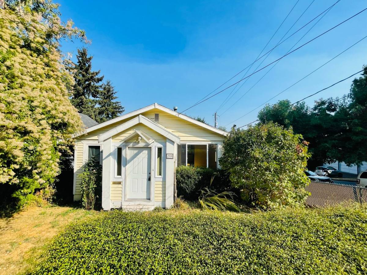 House for rent at 200 27th Ave E, Seattle, WA 98112