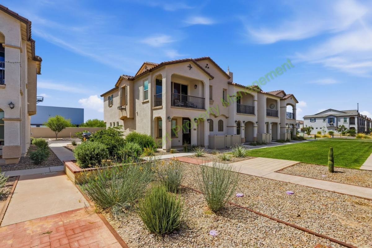 Townhouse for rent at 4118 E Brisa Dr, Gilbert, AZ 85296