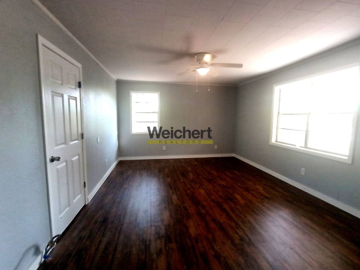 House for rent at 209 S 16th Ave, Paragould, AR 72450