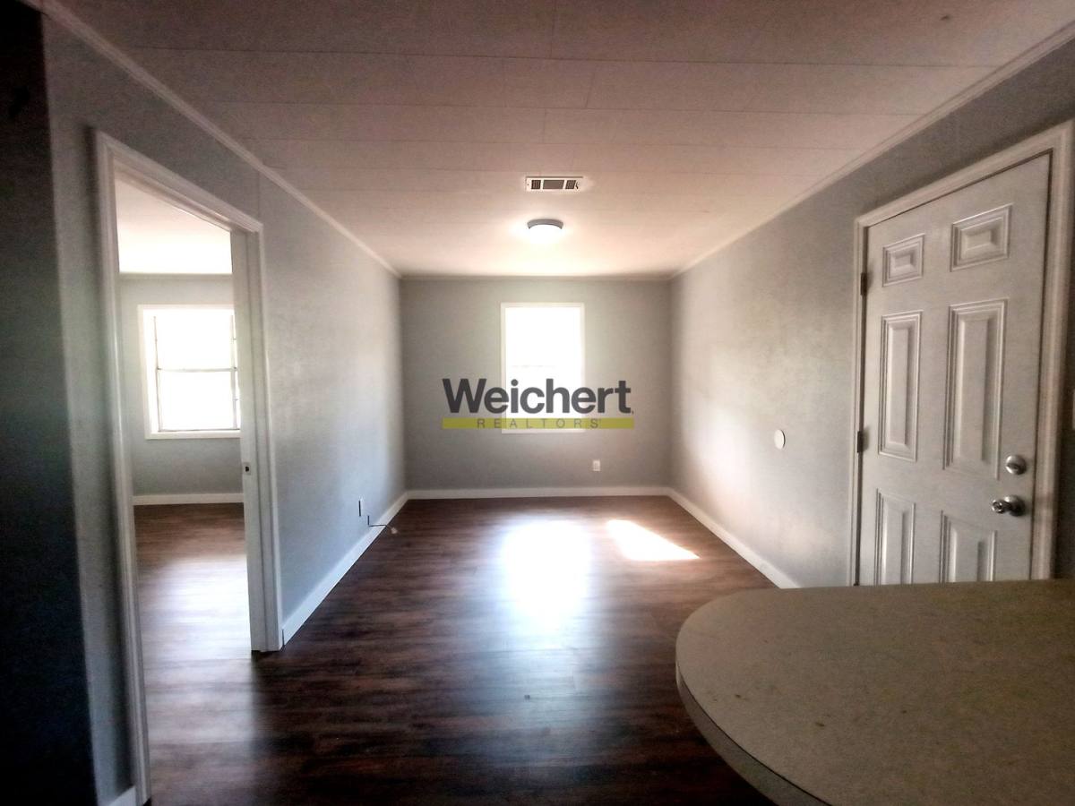 House for rent at 209 S 16th Ave, Paragould, AR 72450