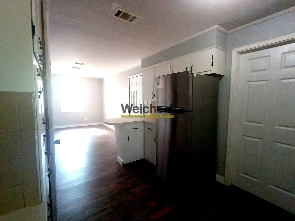 House for rent at 209 S 16th Ave, Paragould, AR 72450