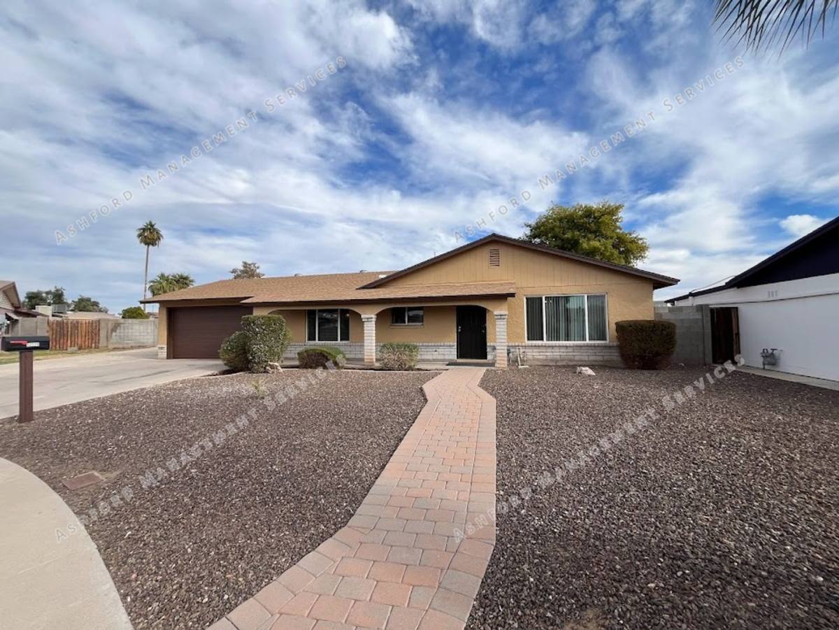 House for rent at 12229 N 48th Ave, Glendale, AZ 85304
