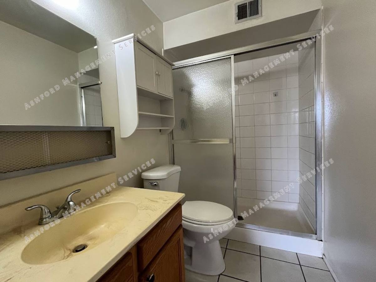 House for rent at 12229 N 48th Ave, Glendale, AZ 85304
