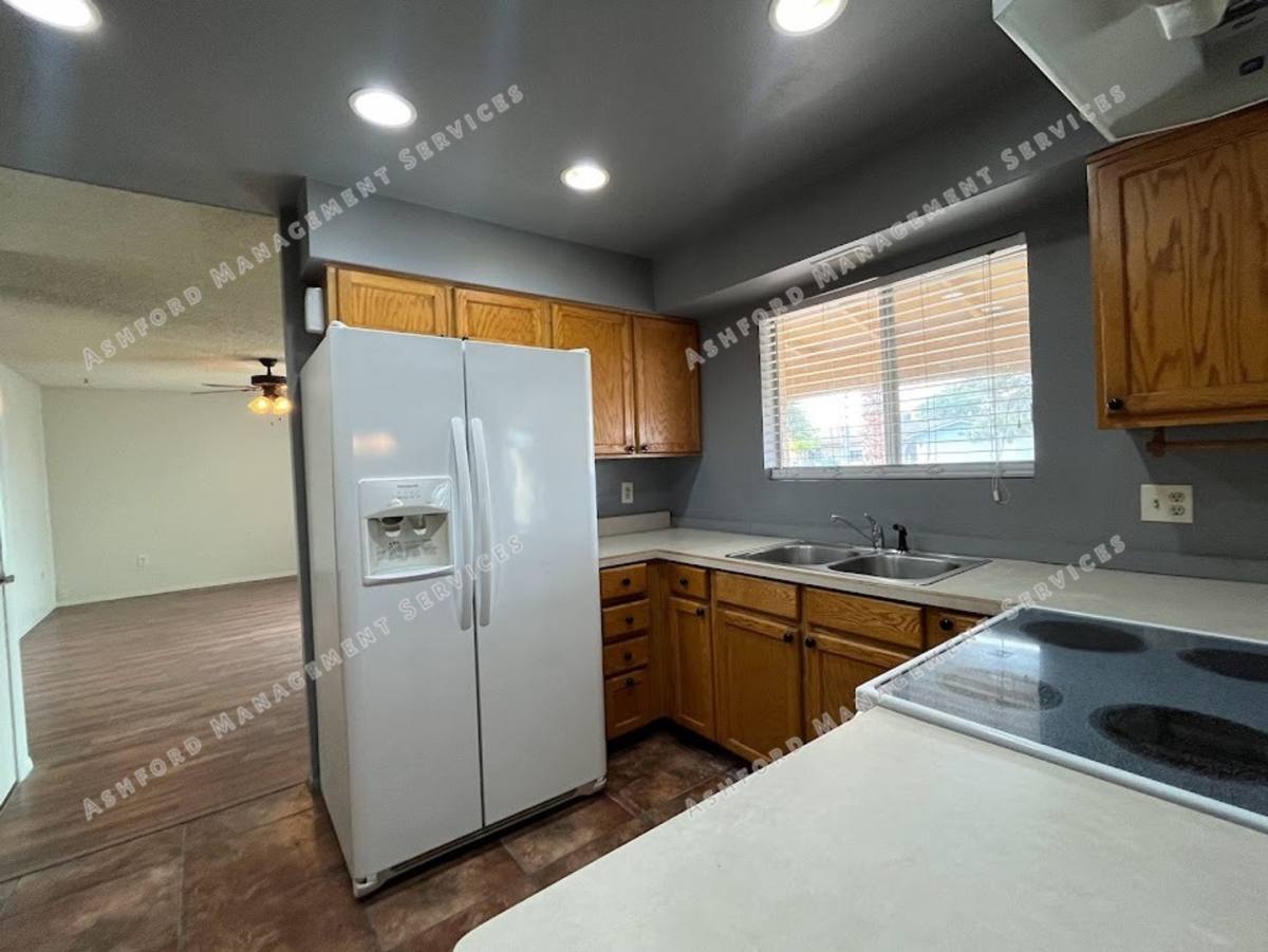 House for rent at 12229 N 48th Ave, Glendale, AZ 85304
