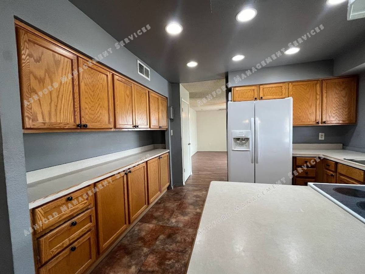 House for rent at 12229 N 48th Ave, Glendale, AZ 85304