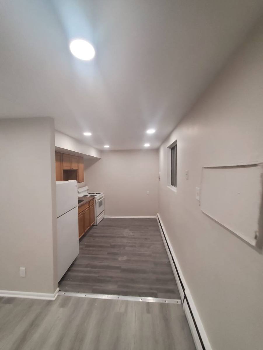 Apartment for rent at 1300 W Albanus St, Philadelphia, PA 19141
