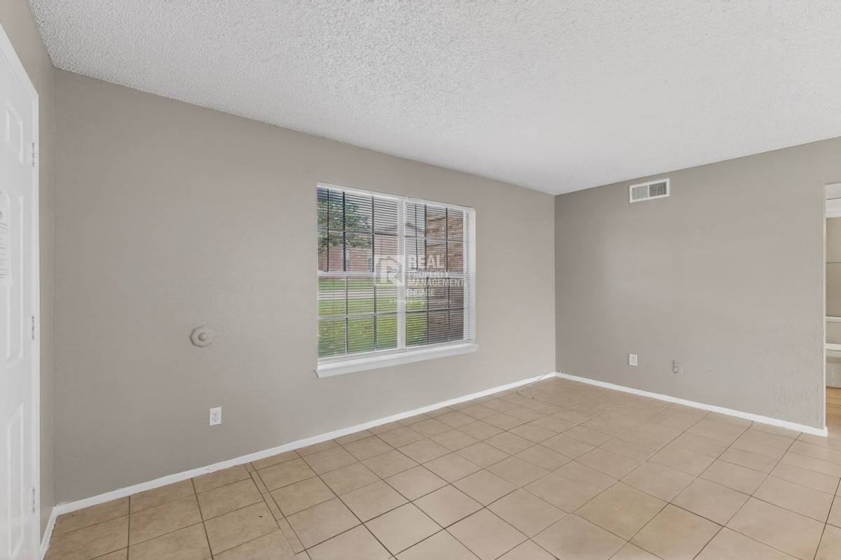 Apartment for rent at 8024 Cambridge Circle, Fort Worth, TX 76108