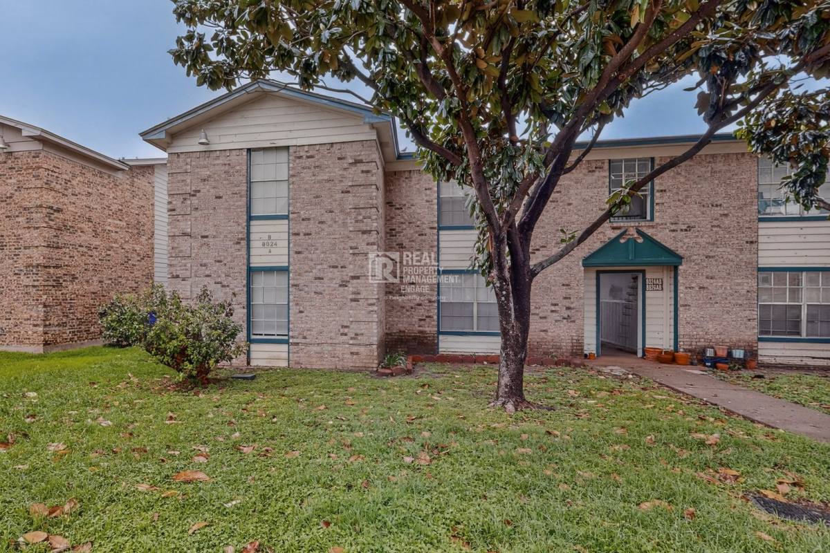 Apartment for rent at 8024 Cambridge Circle, Fort Worth, TX 76108