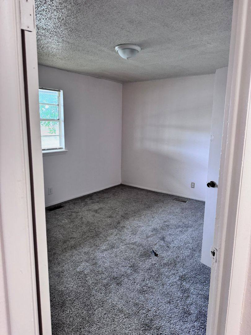House for rent at 1129 S 124th E Ave, Tulsa, OK 74128