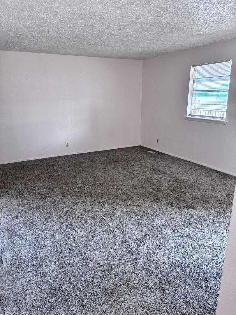 House for rent at 1129 S 124th E Ave, Tulsa, OK 74128