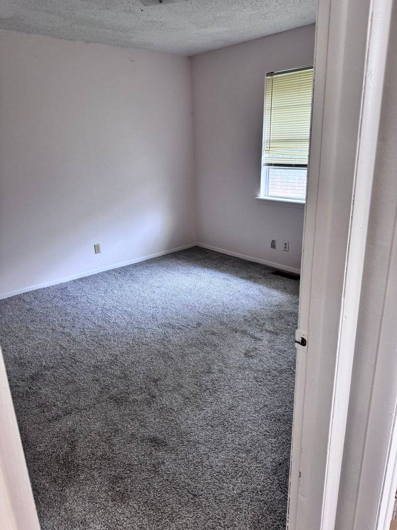 House for rent at 1129 S 124th E Ave, Tulsa, OK 74128