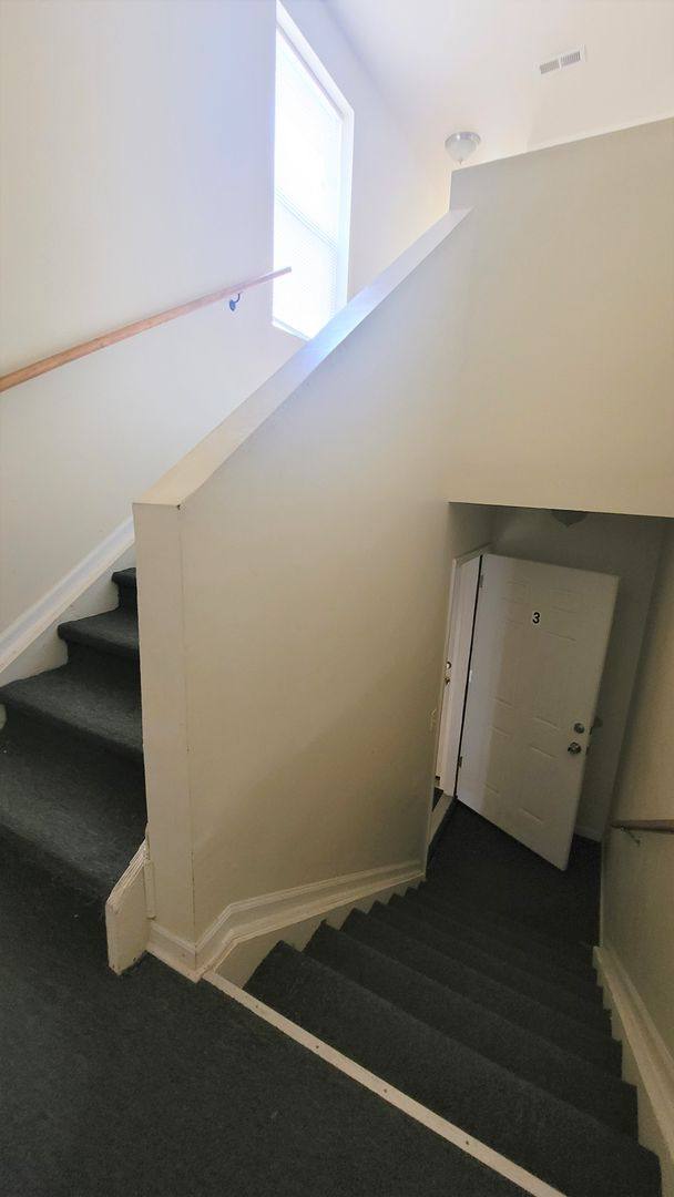 Apartment for rent at 6669 S Michigan Ave, Chicago, IL 60637