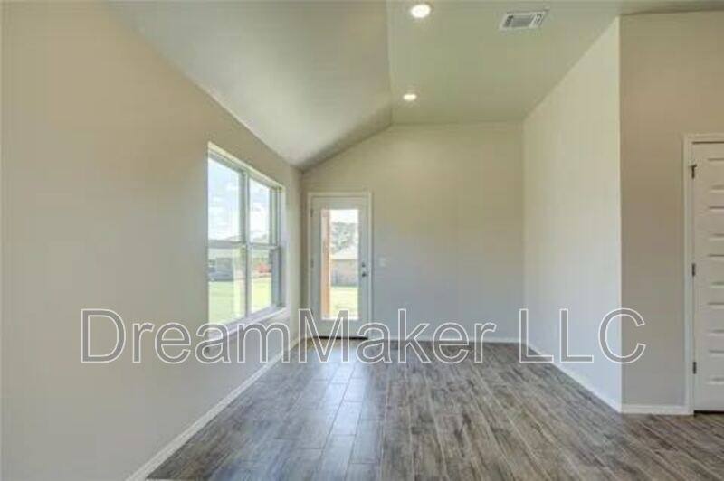 House for rent at 2401 S 28th Terrace, Chickasha, OK 73018