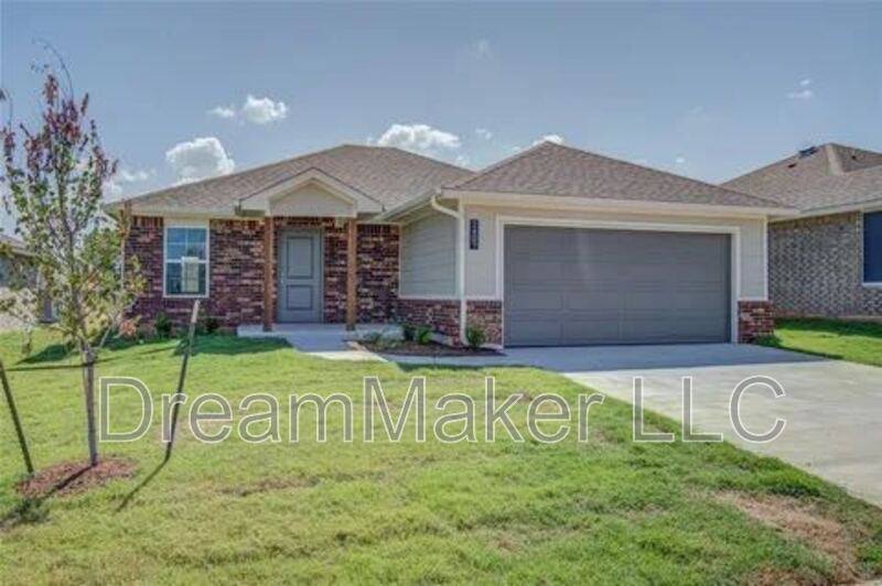 House for rent at 2401 S 28th Terrace, Chickasha, OK 73018