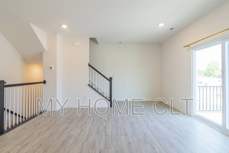 Townhouse for rent at 15010 Scoter St #1, Charlotte, NC 28262