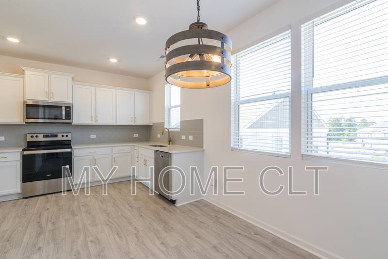 Townhouse for rent at 15010 Scoter St #1, Charlotte, NC 28262