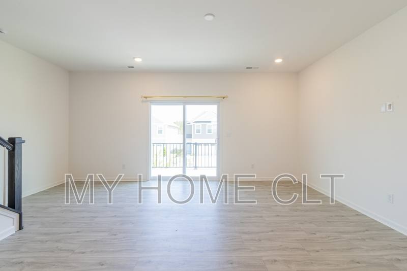 Townhouse for rent at 15010 Scoter St #1, Charlotte, NC 28262