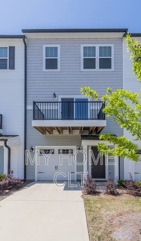 Townhouse for rent at 15010 Scoter St #1, Charlotte, NC 28262