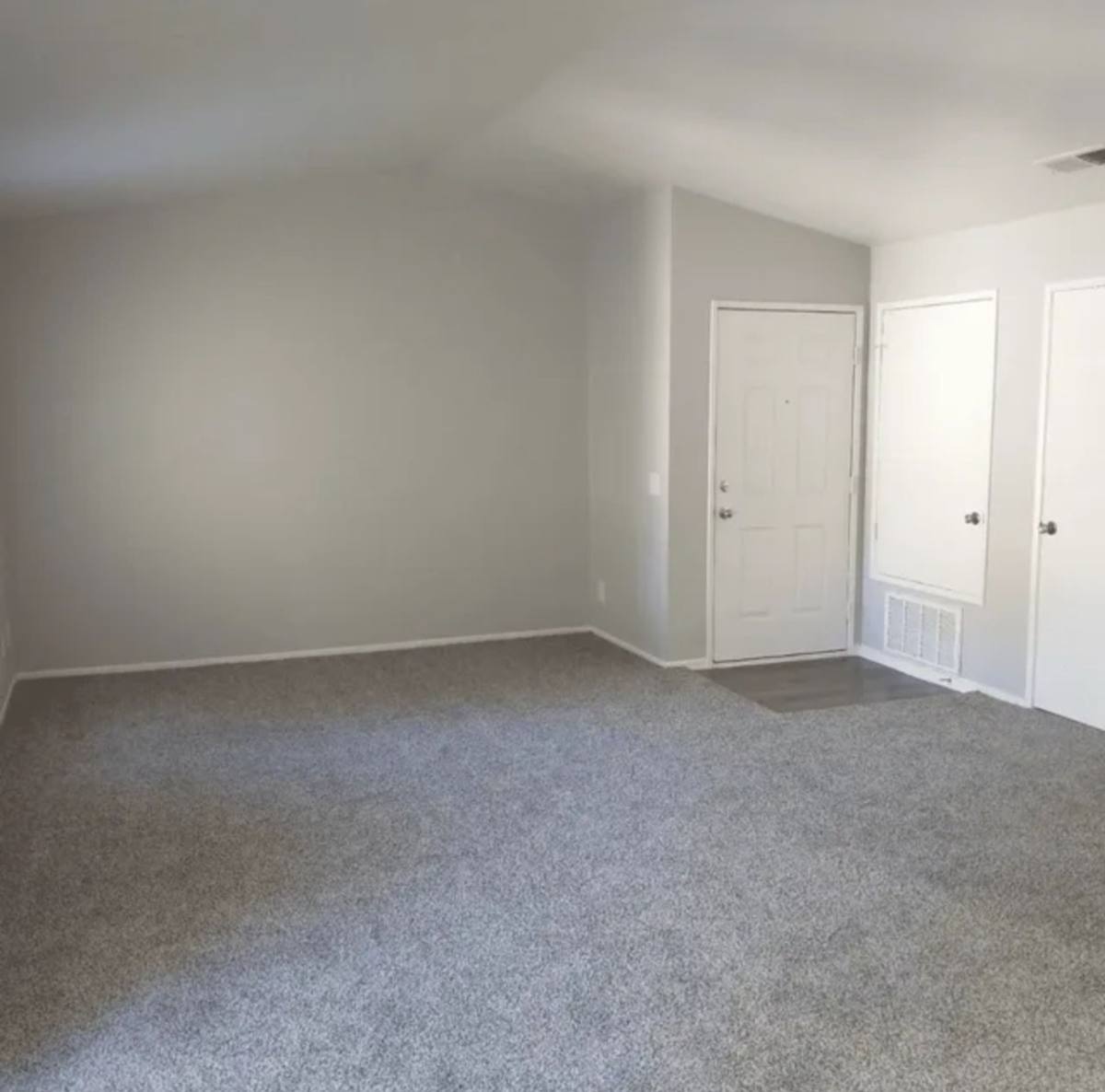 Apartment for rent at 409 E Thornton Ave, Hemet, CA 92543