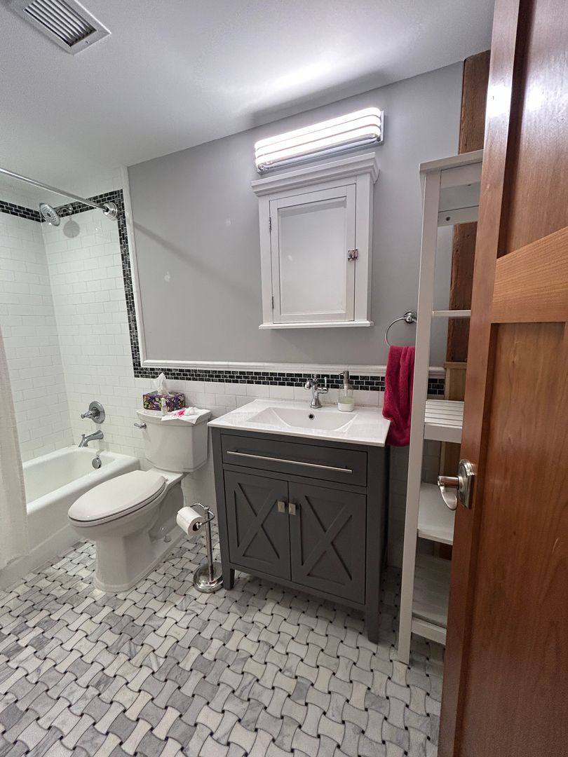 Apartment for rent at 330 9th St E, Saint Paul, MN 55101