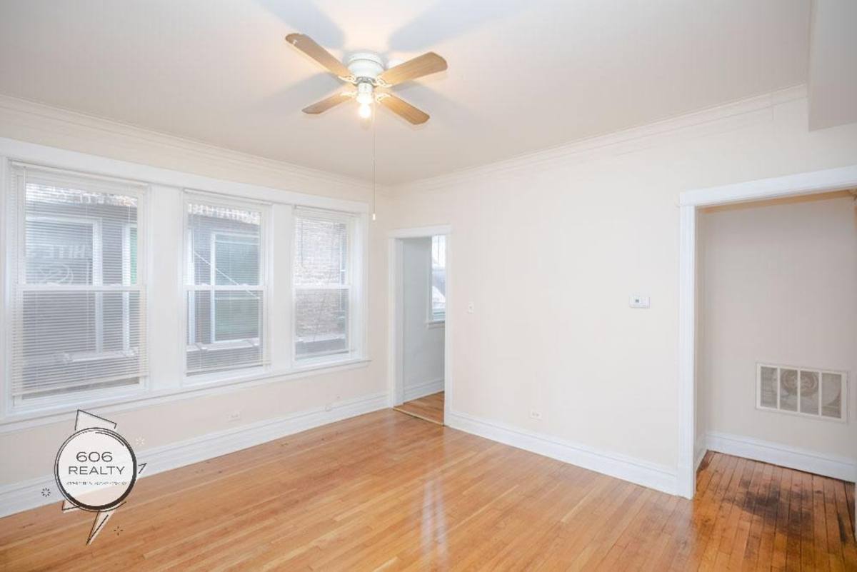 Apartment for rent at 6248-6256 S Western Ave 2400-2408 W, Chicago, IL 60636