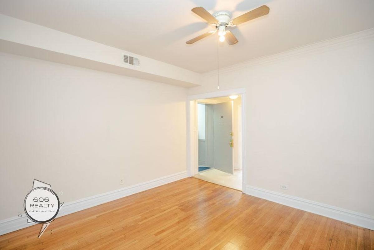 Apartment for rent at 6248-6256 S Western Ave 2400-2408 W, Chicago, IL 60636