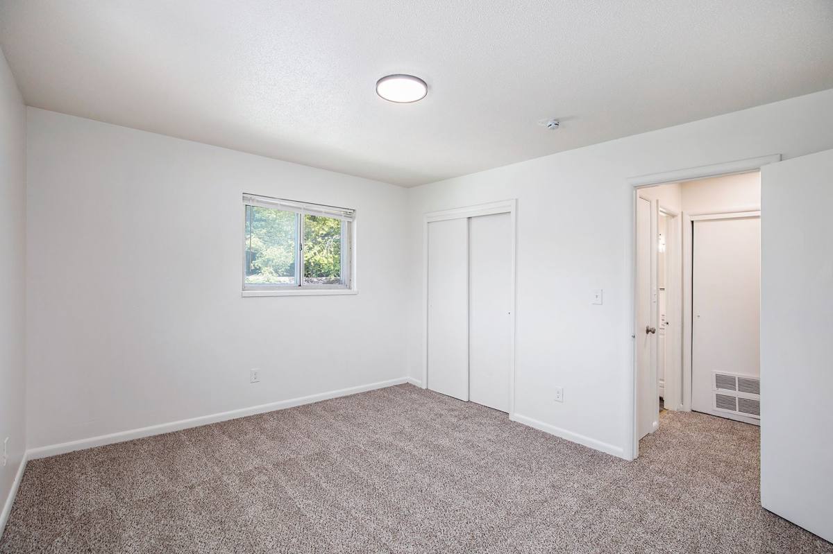 Apartment for rent at 6315-6333 Ash St, Kansas City, MO 64133