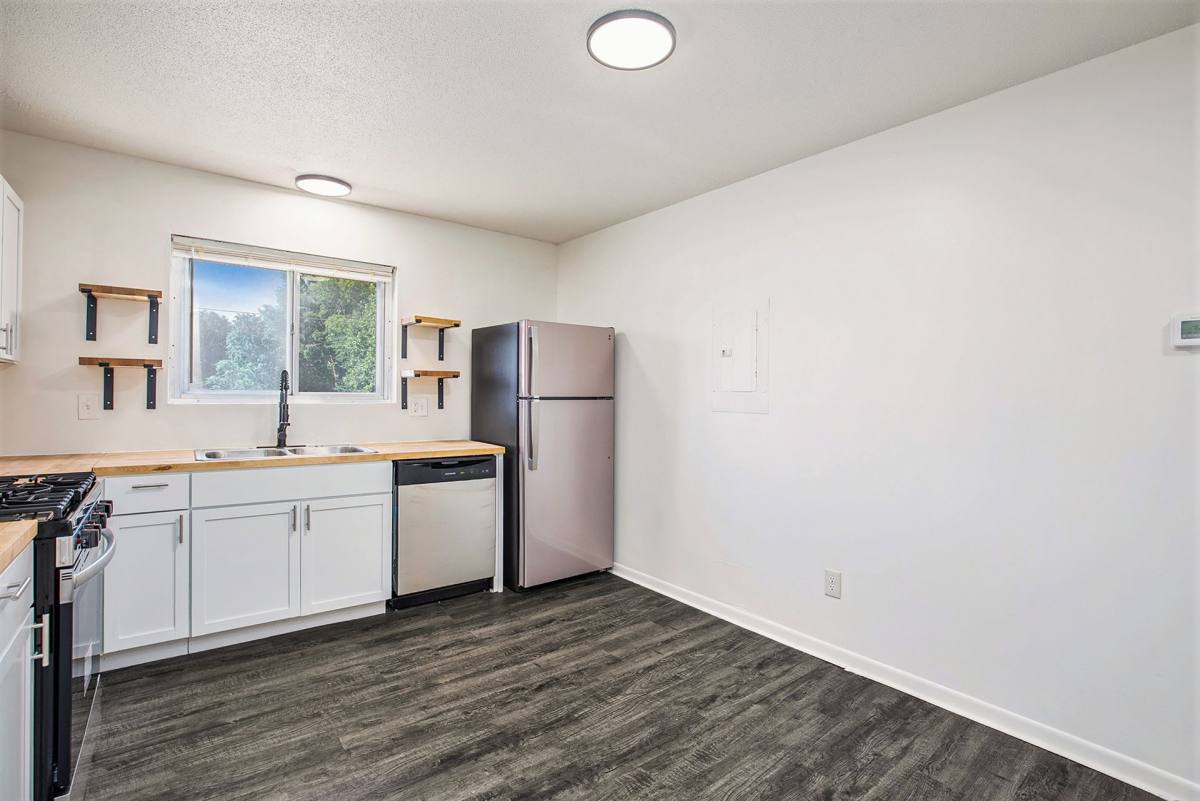 Apartment for rent at 6315-6333 Ash St, Kansas City, MO 64133