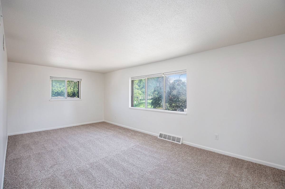Apartment for rent at 6315-6333 Ash St, Kansas City, MO 64133
