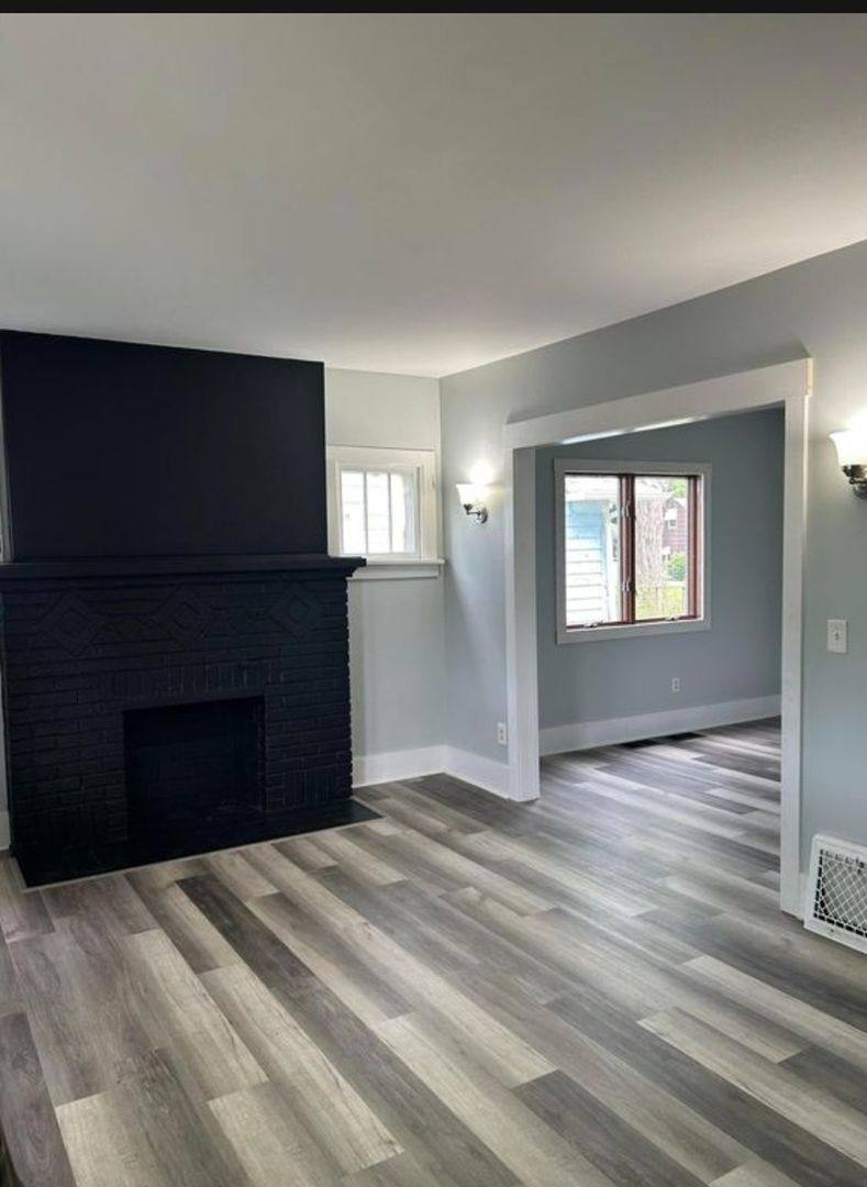 Apartment for rent at 1605 Kearsley Park Blvd, Flint, MI 48506