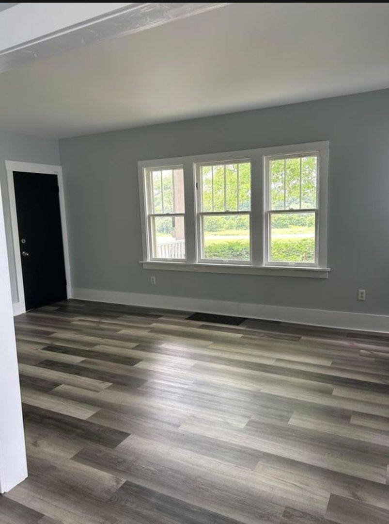 Apartment for rent at 1605 Kearsley Park Blvd, Flint, MI 48506