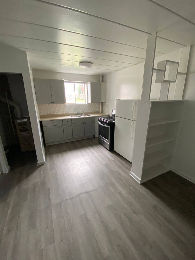 Apartment for rent at 45 E Emerling, Akron, OH 44301