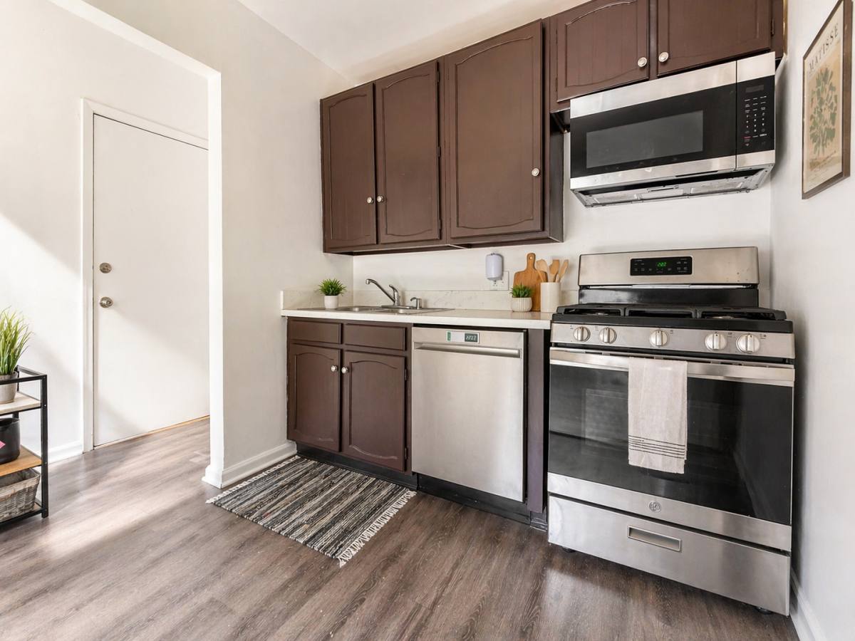 Apartment for rent at 1125, 1133 & 1137 W, Los Angeles, CA 90007